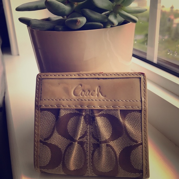 Coach Skinny Wallet - Picture 1 of 3